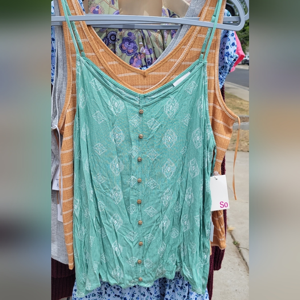 Patterned Tank